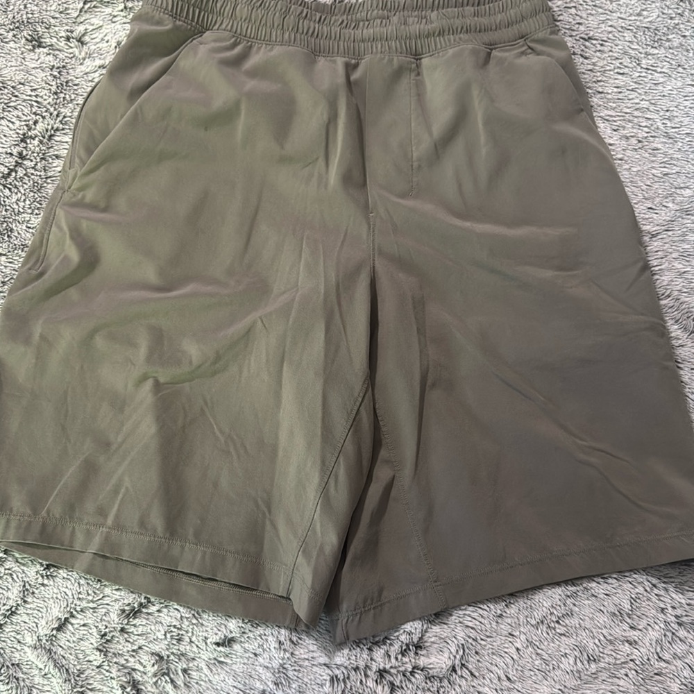 Lululemon - pace maker shorts